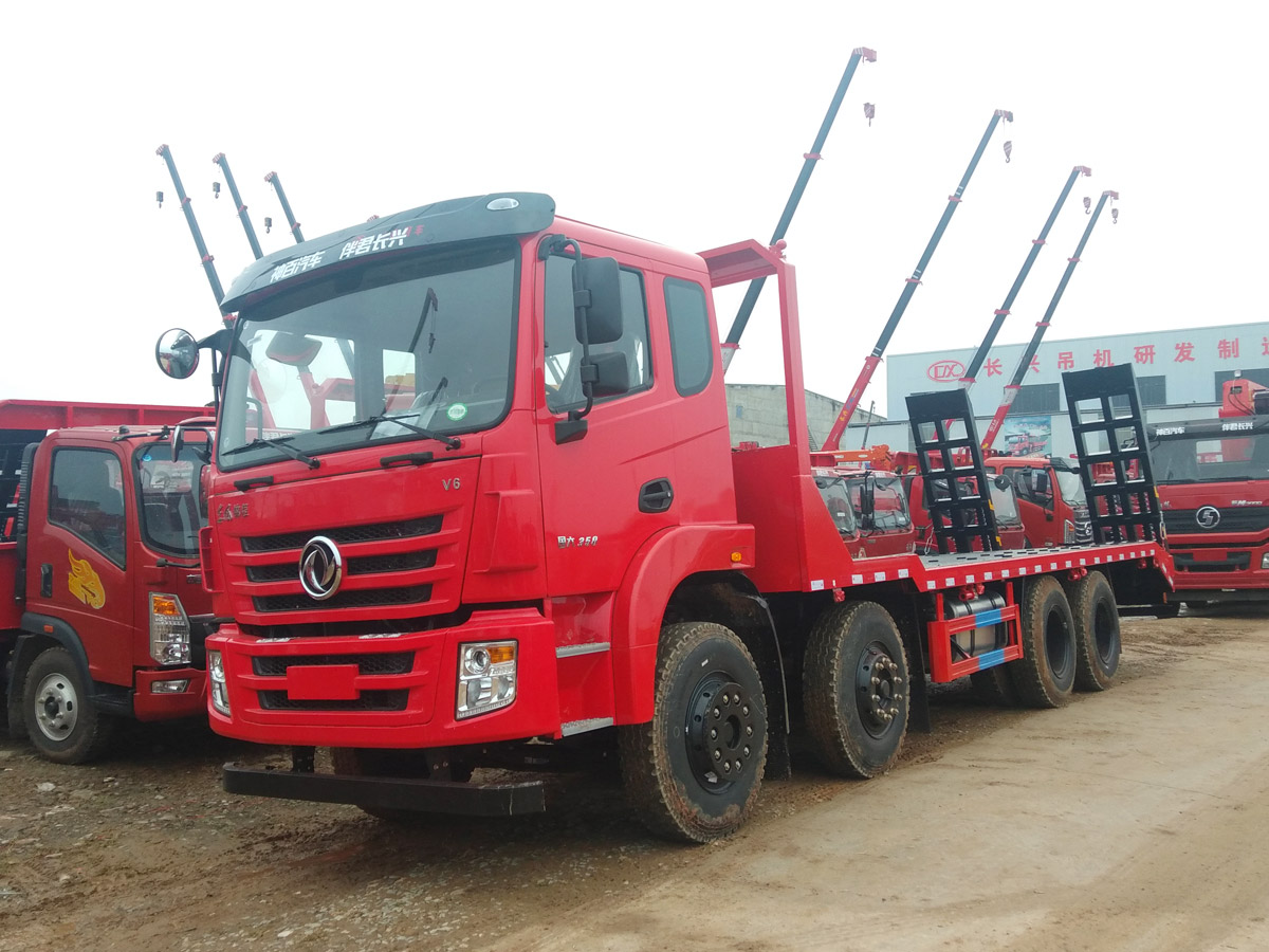 東風(fēng)錦程V6前四后八平板運(yùn)輸車(chē)