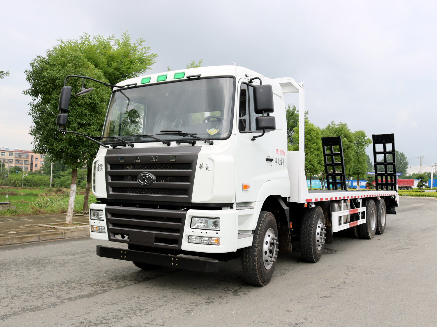 華菱之星前四后八平板運(yùn)輸車(chē)