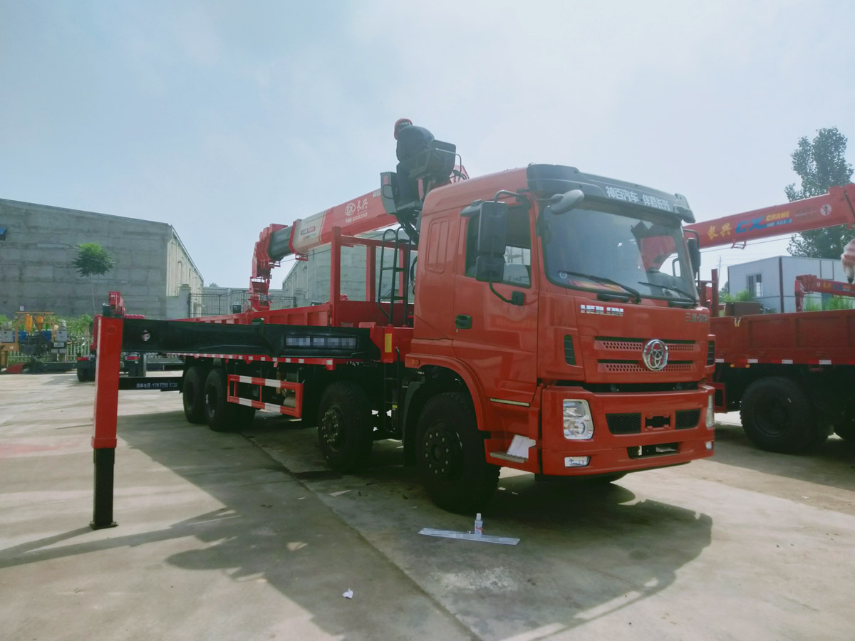 三環T280昊龍前四后八上裝長興14噸直臂式吊機 三環T280昊龍前四后八上裝長興14噸直臂式吊機
