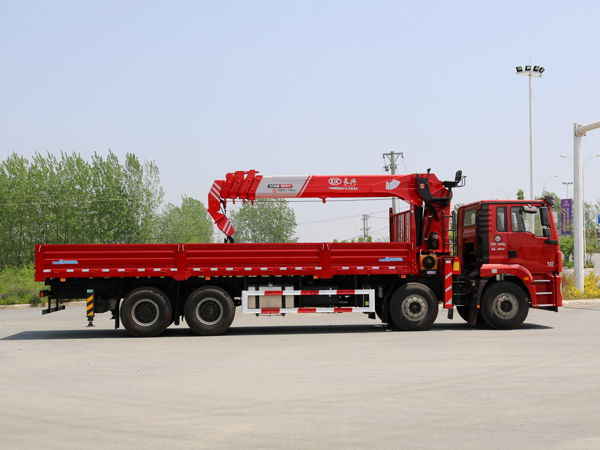 陜汽德龍新M3000駕駛室前四后八上裝長(zhǎng)興14噸直臂式吊機(jī) 陜汽德龍新M3000駕駛室前四后八上裝長(zhǎng)興14噸直臂式吊機(jī)