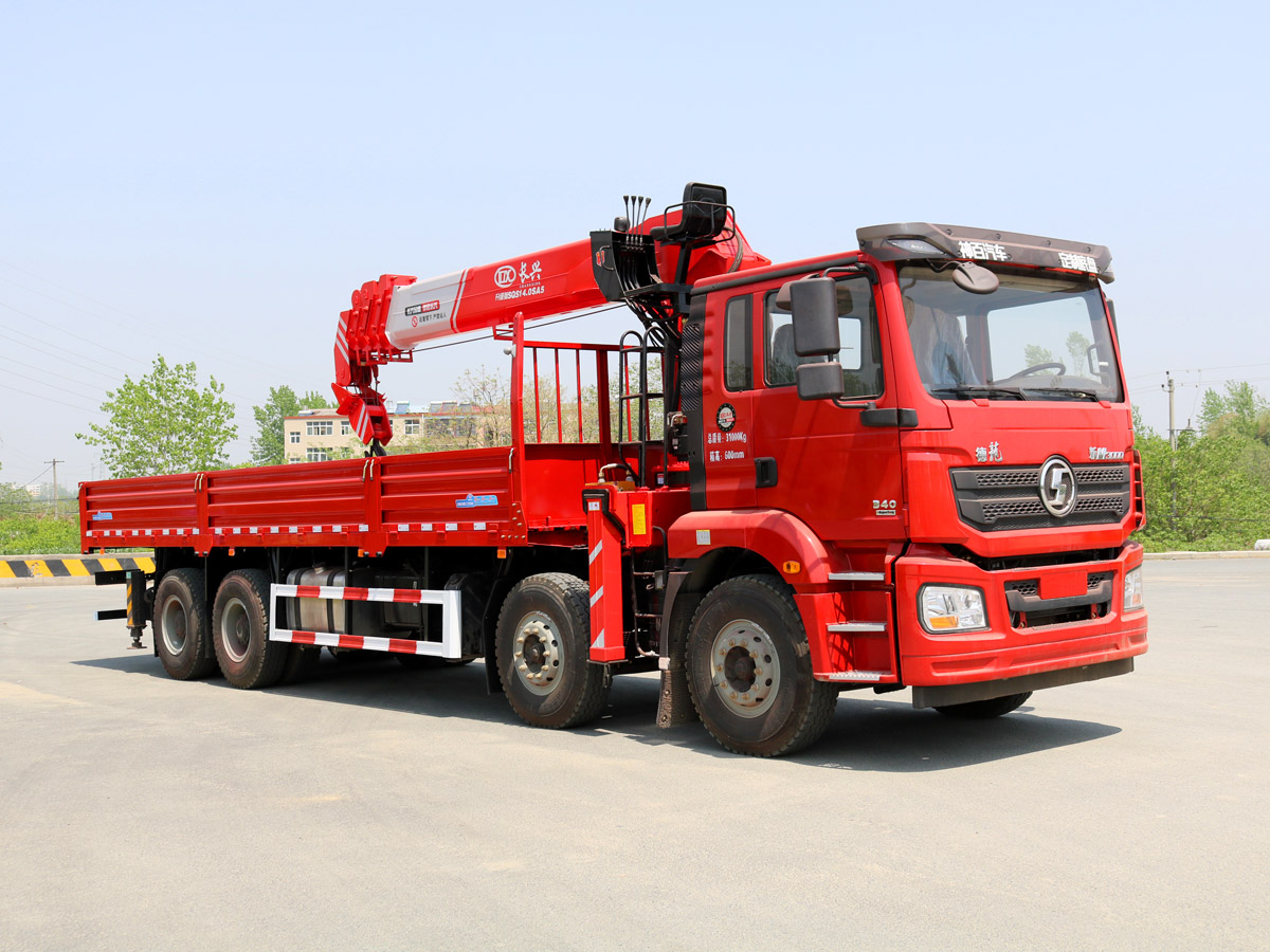 陜汽德龍新M3000駕駛室前四后八上裝長(zhǎng)興14噸直臂式吊機(jī) 陜汽德龍新M3000駕駛室前四后八上裝長(zhǎng)興14噸直臂式吊機(jī)