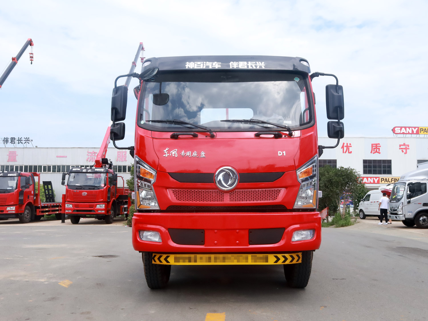 東風專底D1排半平板運輸車 東風專底D1排半平板運輸車