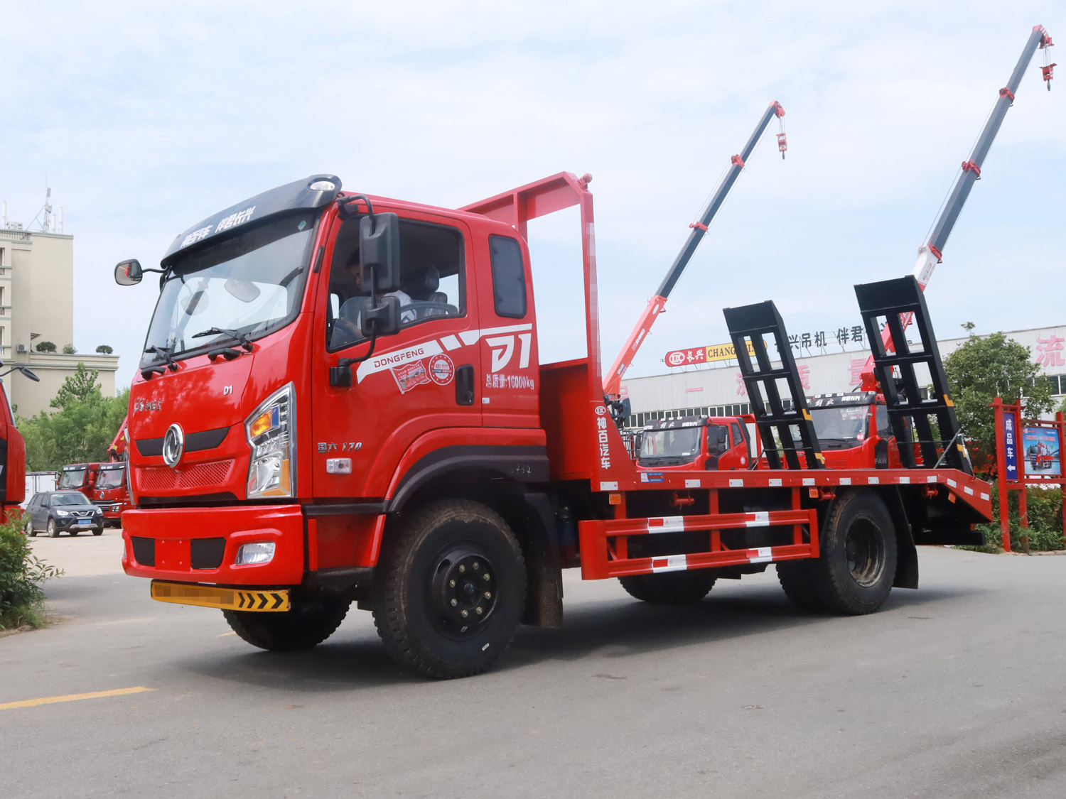 東風專底D1排半平板運輸車 東風專底D1排半平板運輸車