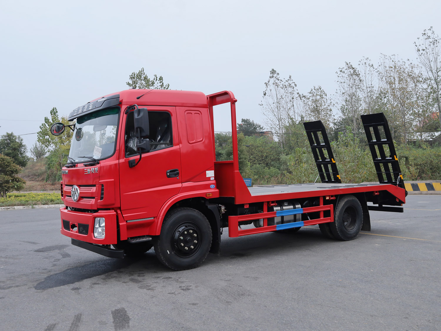 三環昊龍排半平板運輸車 三環昊龍排半平板運輸車