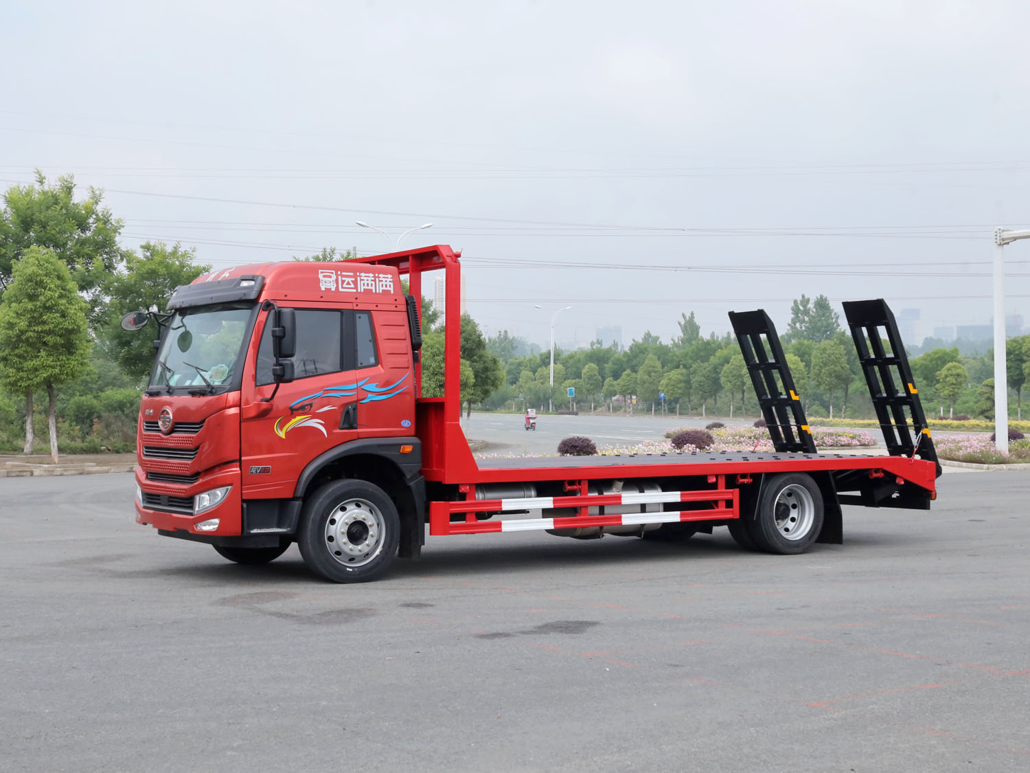 解放龍V2.0排半低平板運輸車 解放龍V2.0排半低平板運輸車