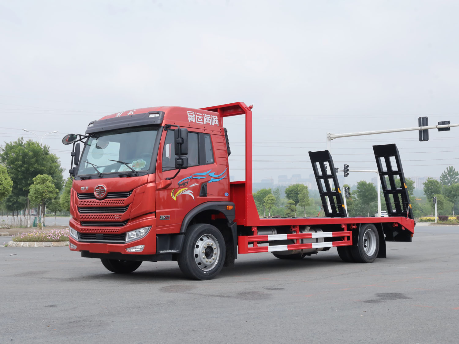 解放龍V2.0排半低平板運輸車 解放龍V2.0排半低平板運輸車