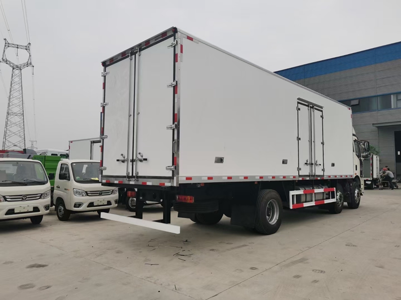 國六解放J6L小三軸冷藏車 國六解放J6L小三軸冷藏車
