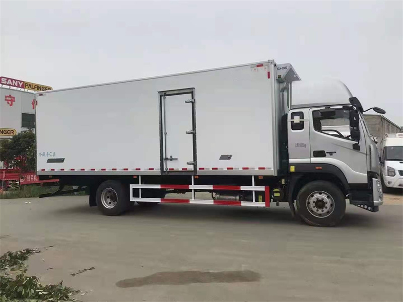國(guó)六 福田歐航7.6米高頂雙臥冷藏車(chē) 國(guó)六 福田歐航7.6米高頂雙臥冷藏車(chē)