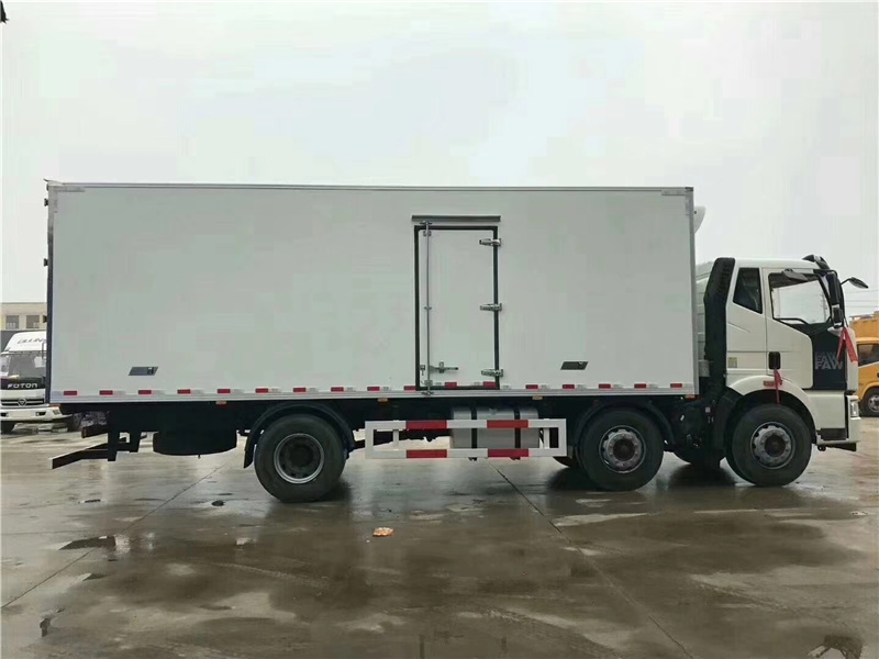 解放J6M小三軸肉鉤冷藏車 解放J6M小三軸肉鉤冷藏車