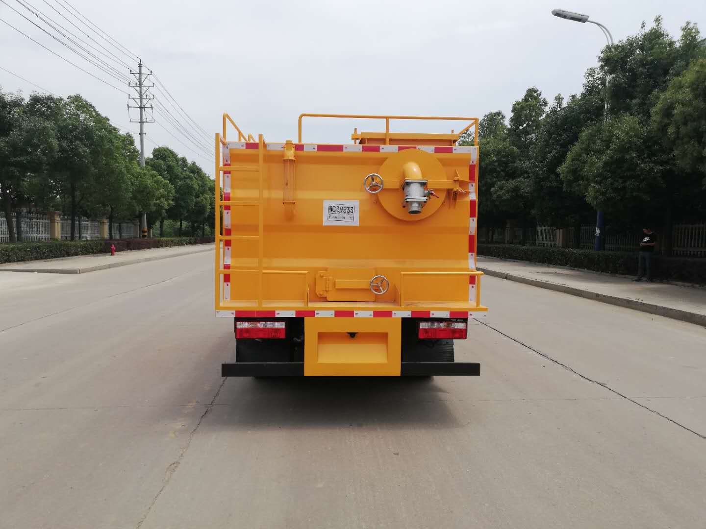 東風(fēng)新款污水處理車國六 東風(fēng)新款污水處理車國六