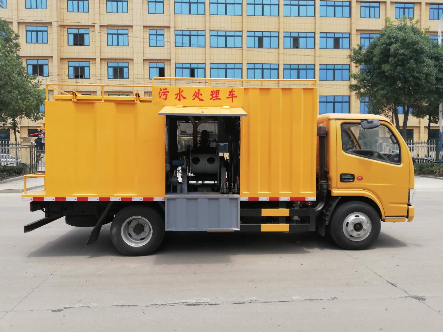 東風(fēng)新款污水處理車國六 東風(fēng)新款污水處理車國六