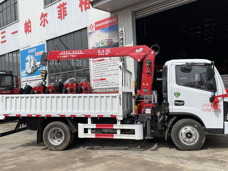 東風(fēng)多利卡D6藍(lán)牌隨車吊 東風(fēng)多利卡D6藍(lán)牌隨車吊